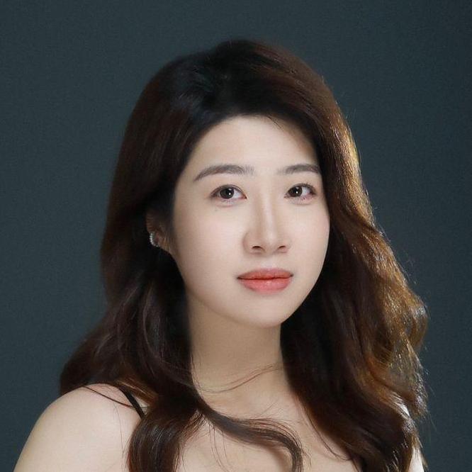 Miss QIAN ZIYI